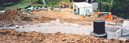 Сборка габионных конструкций в основании высокой подпорной стены